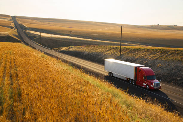 semi truck delivering LTL shipments across America - freight brokerage service
